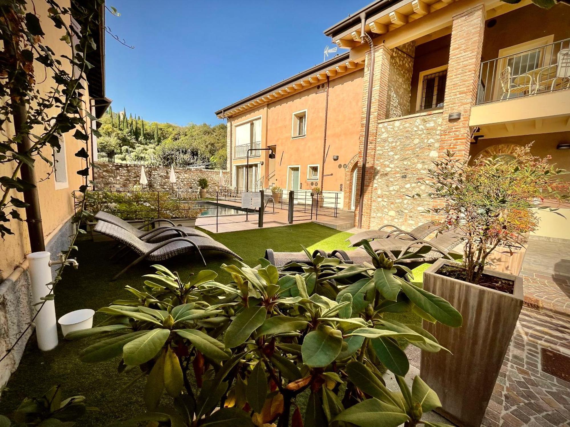 Villa Fontanelle Gardapartments ポルペナッツェ・デル・ガルダ エクステリア 写真