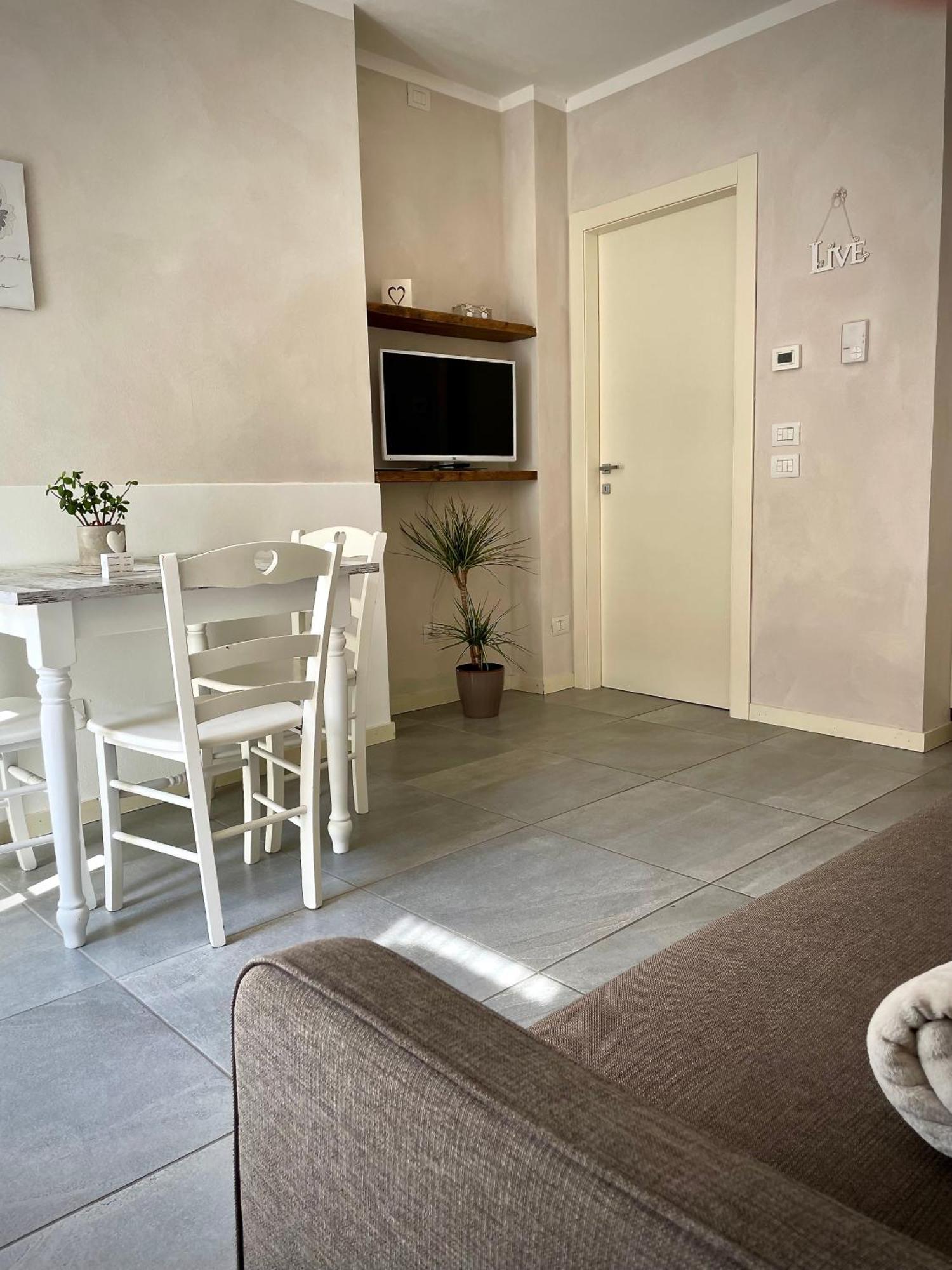 Villa Fontanelle Gardapartments ポルペナッツェ・デル・ガルダ エクステリア 写真