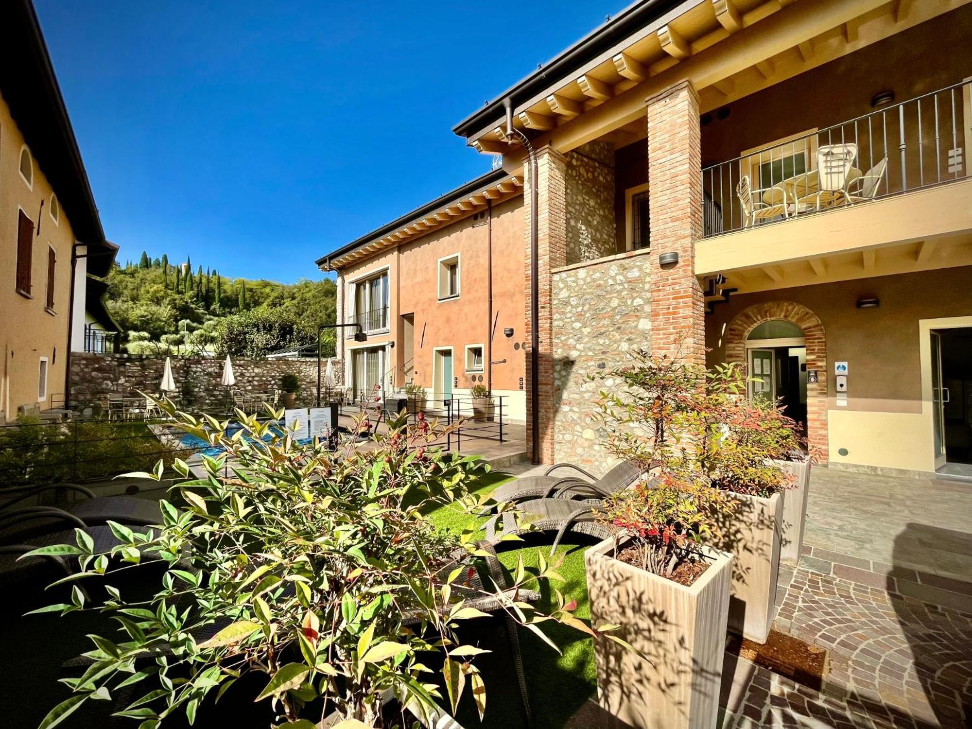 Villa Fontanelle Gardapartments ポルペナッツェ・デル・ガルダ エクステリア 写真